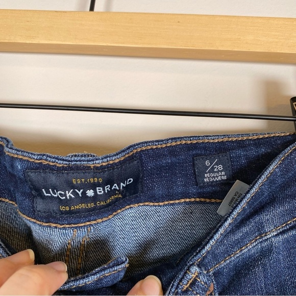 Lucky Brand Women's Sweet Boot Cut Dark Wash Denim Blue Jeans Size 6/28 Regular - Picture 3 of 6
